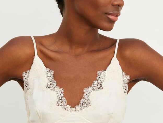 Este top lencero blanco de Zara elevará todos tus looks básicos