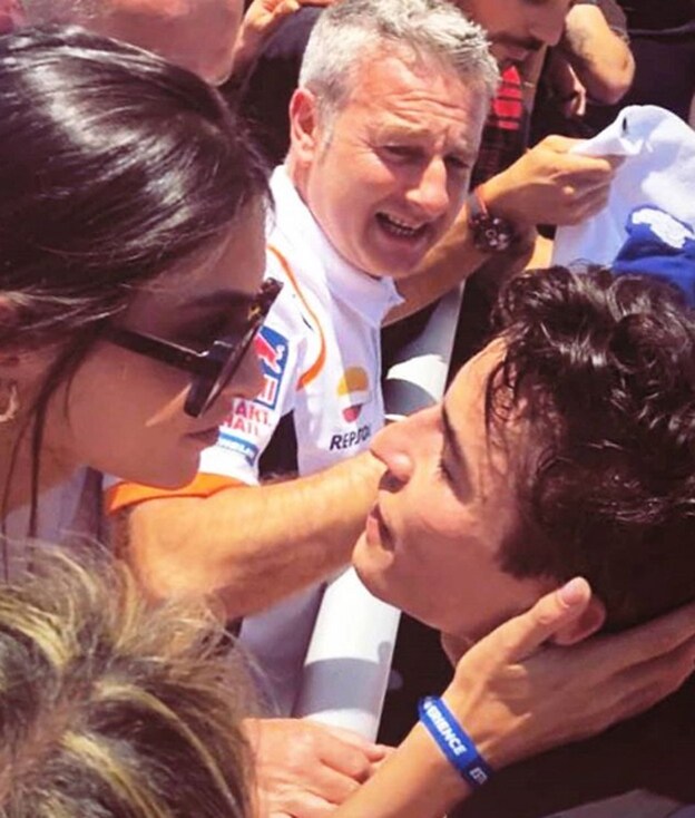 Lucía Rivera felicita a su pareja Marc Márquez
