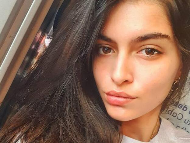 Lucía Rivera ya luce bolso de nueva temporada que pega con todo