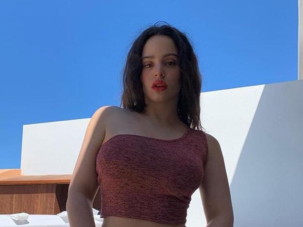 Rosalía ha dado con el conjunto más sexy para verano y sabemos de dónde es