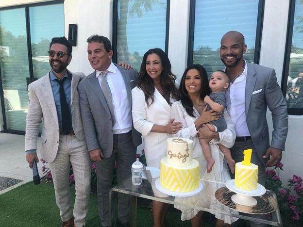 Eva Longoria ha bautizado a su hijo (y las fotos no pueden ser más tiernas)