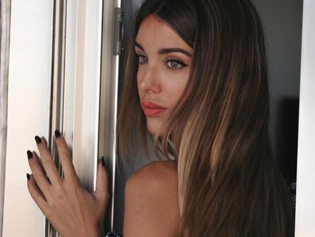 Sabemos cuáles son los dos tonos de sombra de ojos que no pueden faltar en el neceser de Teresa Bass