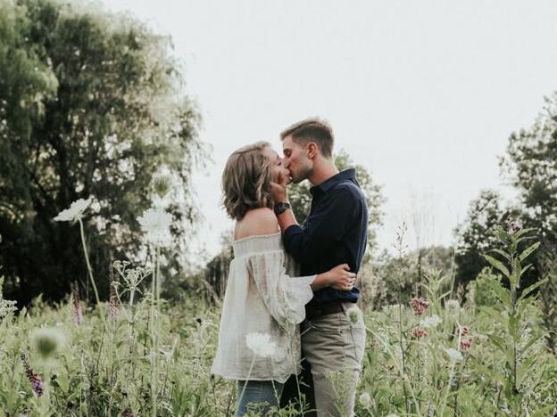 Tenemos una buena noticia: dile adiós a la operación bikini, besar adelgaza