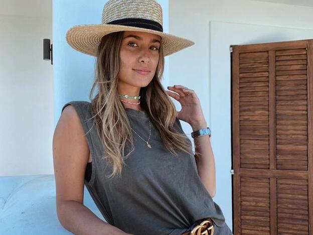 María Pombo se apunta al color de uñas de moda que arrasa entre las influencers