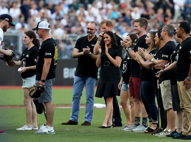 Copiamos en las rebajas de Zara el vestido negro de Meghan Markle en los Invictus Games