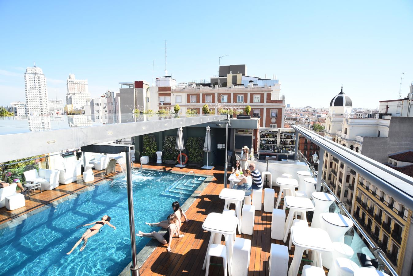 Las 10 piscinas de hoteles con las mejores vistas de Madrid