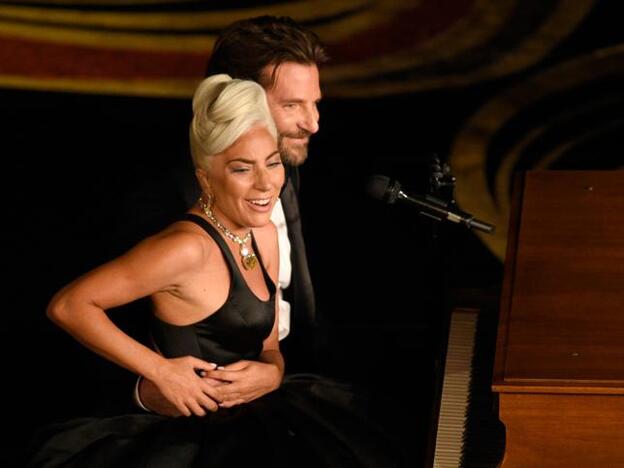 Lady Gaga y Bradley Cooper en una imagen de los Oscar 2019./gtres.