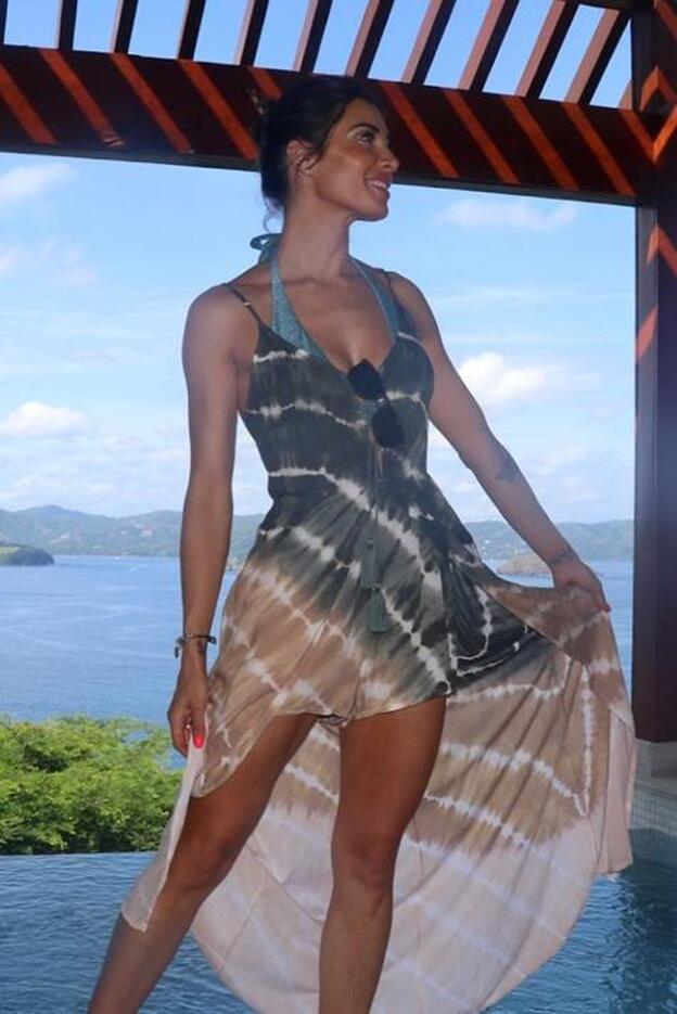 El vestido con truco de Pilar Rubio que le queremos copiar para la playa