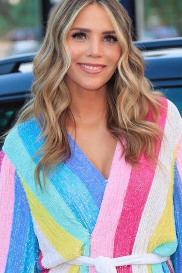 Rosanna Zanetti sabe cuál es el vestido que no puede faltar para tus looks de invitada este verano