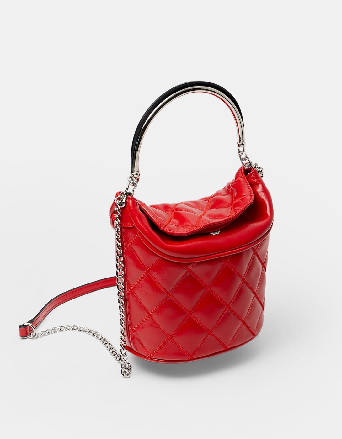 12 accesorios de Stradivarius que cuestan muy poco y que elevarán tus looks de verano a otro nivel