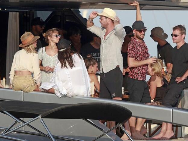 ¿Con qué famoso ha coincidido Elsa Pataky en un yate en Ibiza?