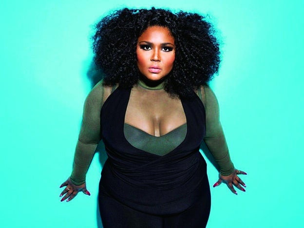 Lizzo Banner, una rapera que está ascendiendo como la espuma.