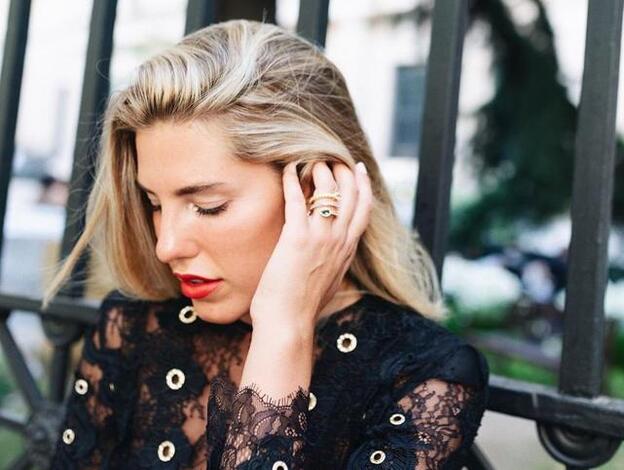 Carla Hinojosa se apunta al nuevo color de esmalte de uñas que arrasa este verano