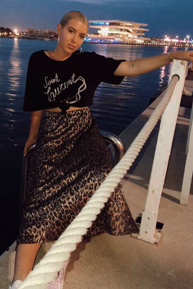 La falda agotada de Vicky Martín Berrocal y Alba Díaz está en las rebajas de H&M curvy