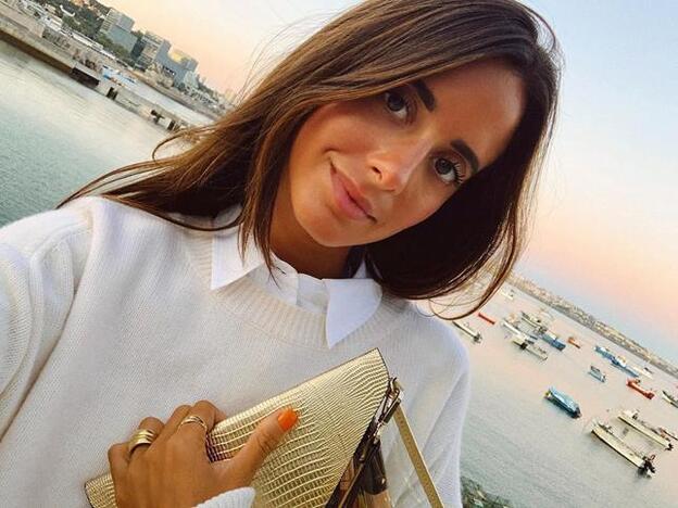 María Fernández-Rubíes se apunta al minivestido rebajado favorito de Sara Carbonero