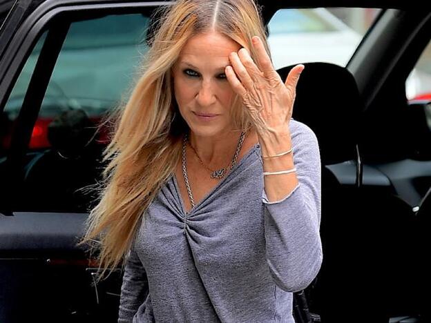 Sarah Jessica Parker utiliza una crema hidratante de farmacia que deja la piel muy suave y cuesta menos de 5 euros