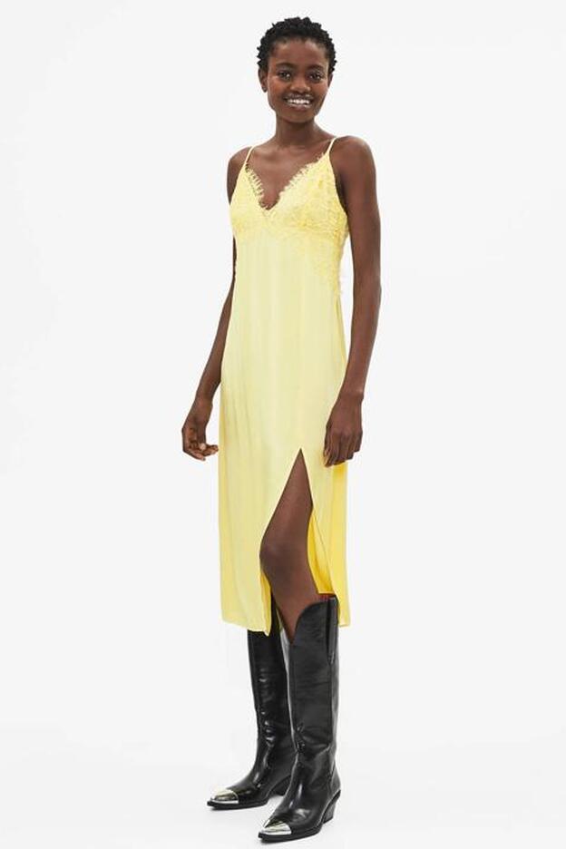 Tres looks amarillos de Bershka que multiplican tu bronceado por mil