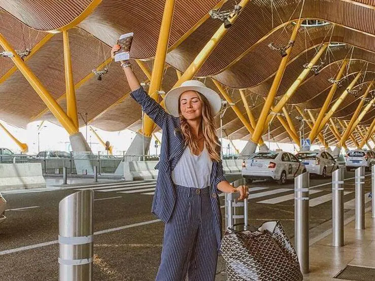 Fotos: Los mejores looks para viajar con estilo en avión, según las  influencers | Mujer Hoy
