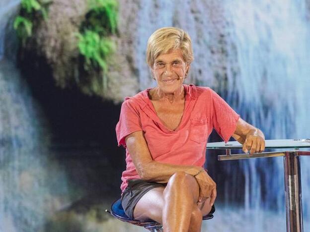 La foto de cómo ha quedado la pierna de Chelo García Cortés tras la caída y los 28 puntos de sutura