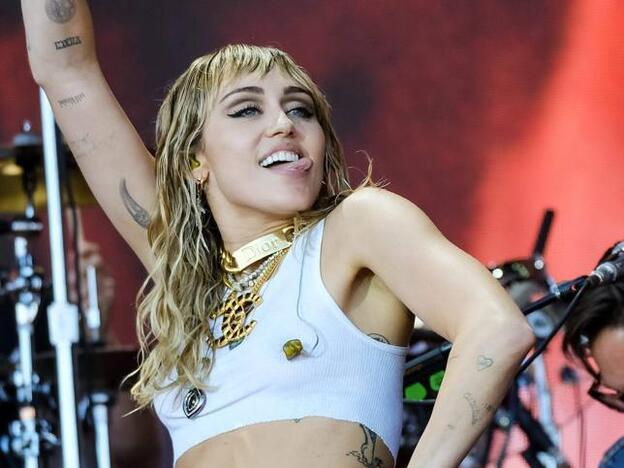 La foto de Miley Cyrus en bikini que enciende las alarmas por su delgadez