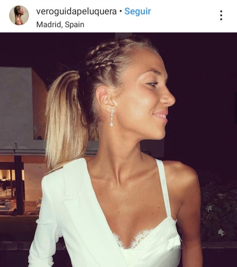 Coleta con trenzas laterales: