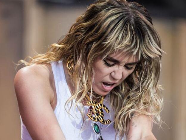 La polémica canción de Miley Cyrus que habla de drogas y ruptura
