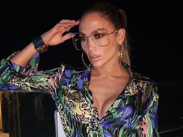 Jennifer López presume de culo en bañador