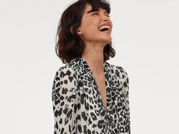 Prestador la nieve Restaurar Fotos: 10 vestidos favorecedores de la nueva colección de H&M que van a  revolucionar tu armario | Mujer Hoy