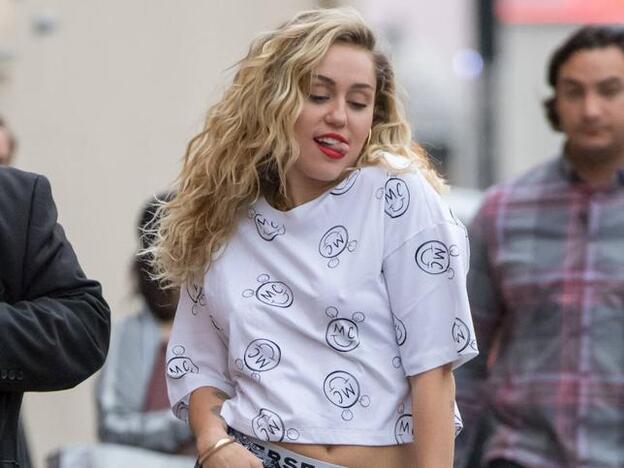 La tarta en forma de pene que Miley Cyrus lamió y le costó su trabajo en 'Hotel Transilvania'