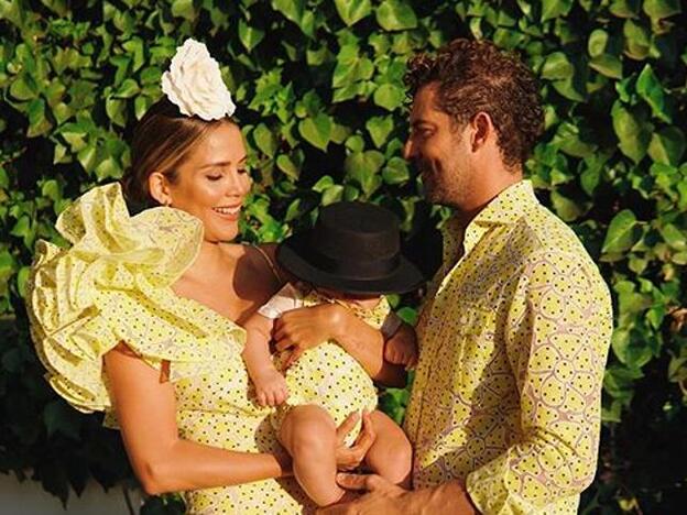 David Bisbal y Rosanna Zanetti con Ella: nueva foto en la feria de Almería que podría molestar a Elena Tablada