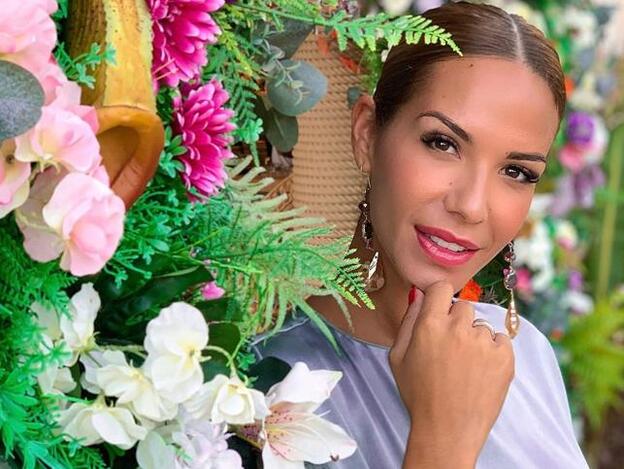 El truco del look de invitada de Tamara Gorro para parecer más alta