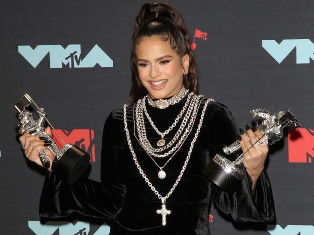 Sabemos con qué producto ha conseguido Rosalía las espectaculares ondas de su peinado para los MTV VMAs