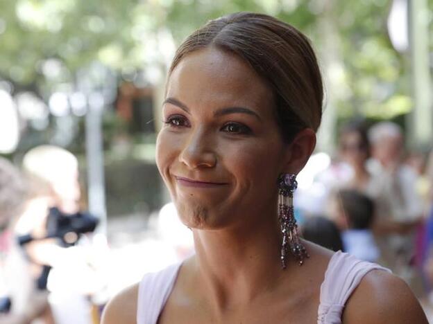 El desnudo integral de Tamara Gorro mientras hace yoga en la playa