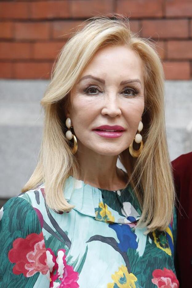 Carmen Lomana se atreve con el estampado más polémico de todos