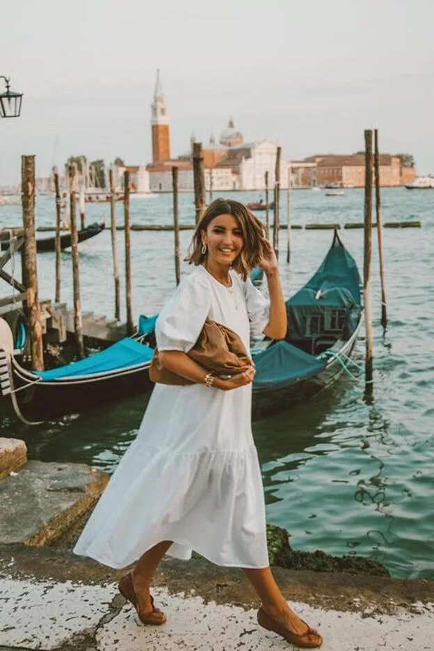 Lovely Pepa ha paseado por Venecia con este cómodo y estiloso vestido de la nueva colección de Zara que cuesta menos de 30 euros.