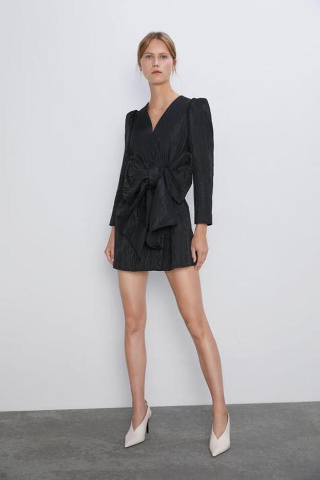 Rocío Osorno tiene el vestido negro de nueva colección de Zara que salvará todos tus eventos de otoño (y ya está casi agotado)