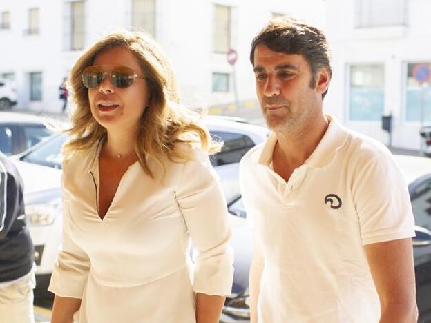 María José Campanario, con nuevo look, defiende su matrimonio junto a Jesulín