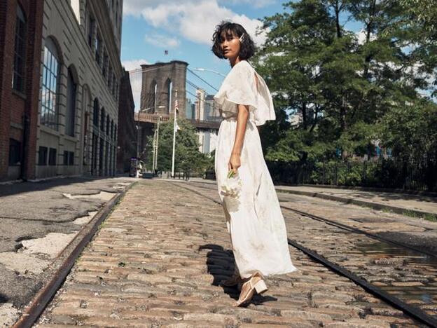 Este vestido de novia de H&M cuesta menos de 130 euros (y en tu boda todos pensarán que es de atelier)