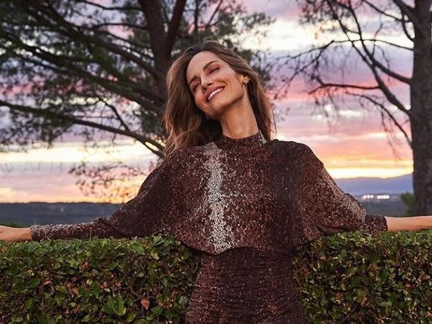 Ariadne Artiles se ha hecho con el vestido de H&M perfecto para la bajada de temperaturas