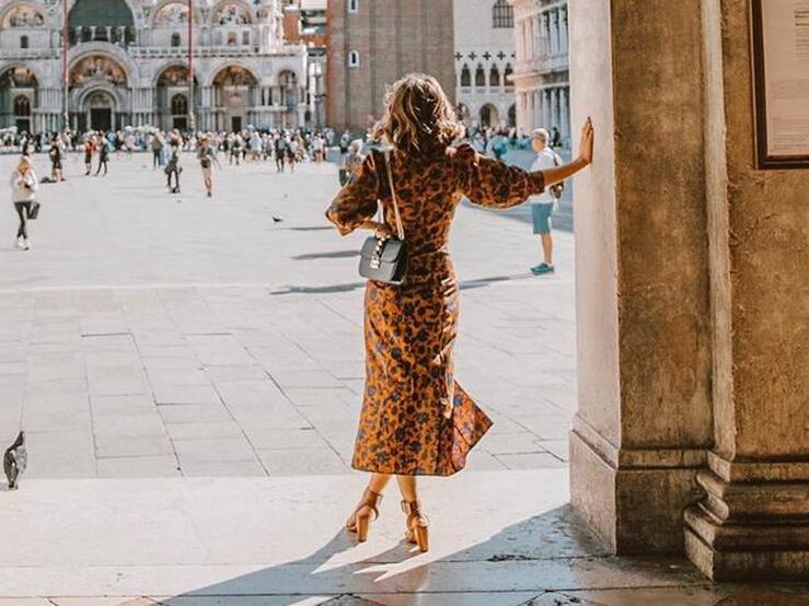 Los vestidos midi más bonitos y originales con los que triunfar en otoño