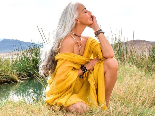 Esta es la coloración que cubre tus canas de manera natural sin secar tu pelo