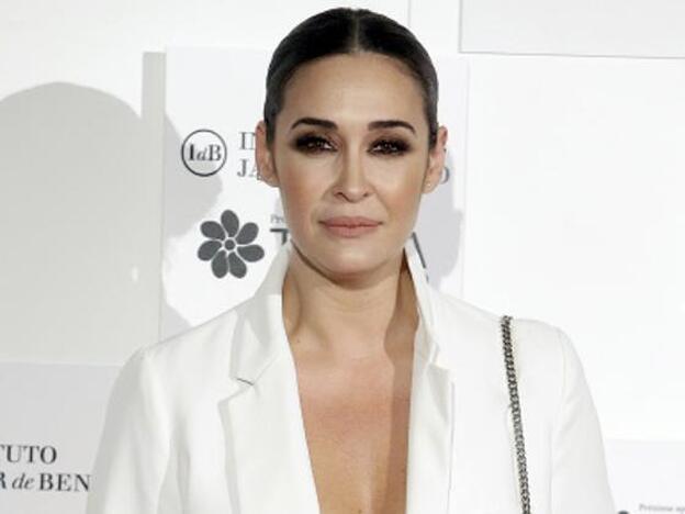 Vicky Martín Berrocal tiene la gabardina perfecta para tus looks de otoño