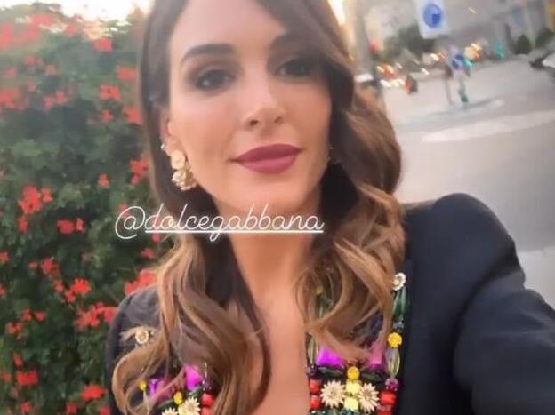 Rocío Osorno sabe cómo ser la mejor vestida de una fiesta con un original traje negro