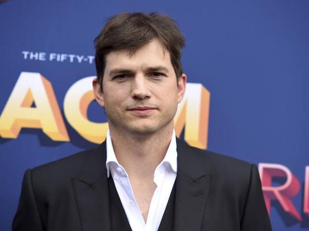 Ashton Kutcher se pronuncia sobre la polémica biografía de Demi Moore