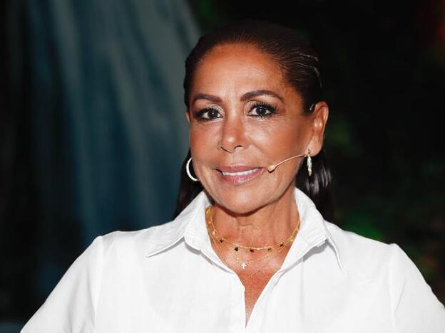 ¿Por qué ha desaparecido Isabel Pantoja de la foto familiar de Mediaset?