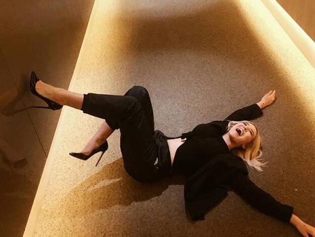 Alba Díaz tiene el vestido más atrevido de la marca favorita de Madame de Rosa