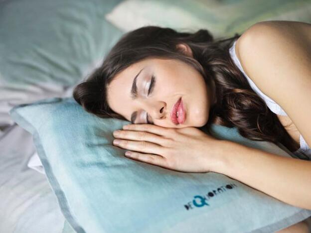 Por qué es mejor dormir sobre el lado izquierdo