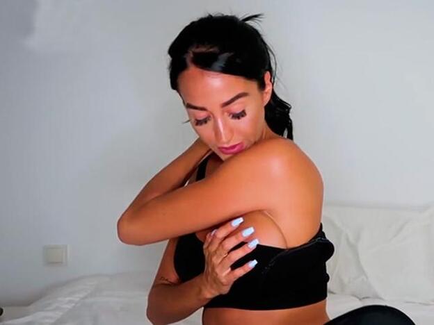 Aurah Ruiz, al quirófano por culpa de sus implantes mamarios