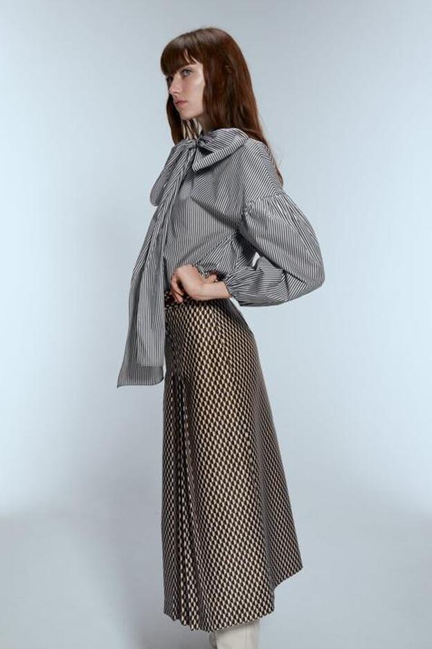 La camisa de rayas de Vicky Martín Berrocal es la perfecta para tus looks de día