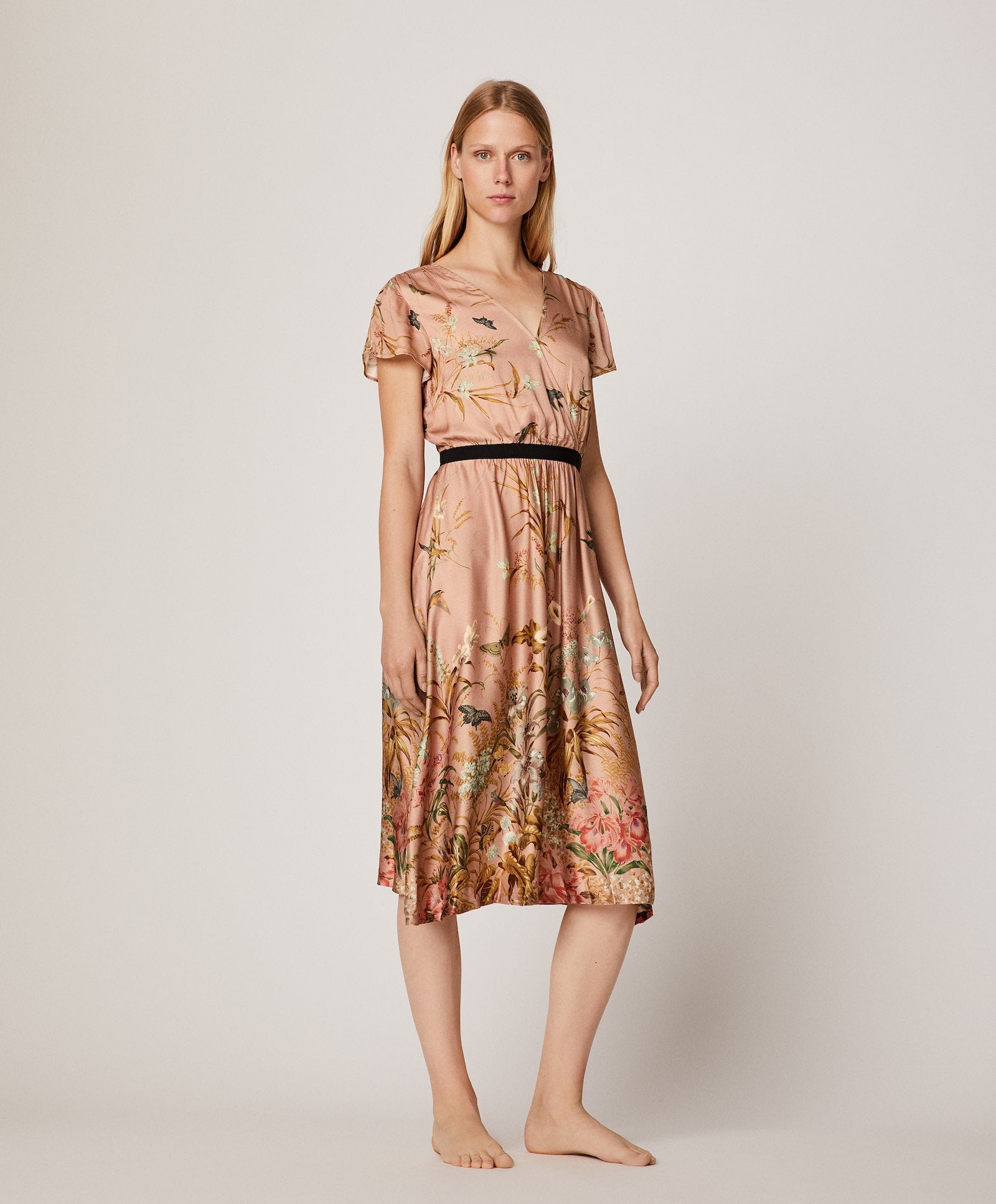 Estos camisones de Oysho de menos de 30 euros van a ser tus vestidos favoritos del otoño